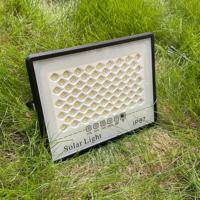 Lampu banjir LED tenaga surya, lampu sorot LED jarak jauh luar ruangan tahan air 30W IP65 tanpa batas dengan Sensor hemat energi untuk lanskap taman