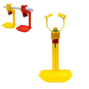 Bebedero de Tetina de Plástico para Aves de Corral, Taza de Goteo para Gallinas, para Línea de Agua de Tubo Cuadrado en Gallineros - Product Image 1