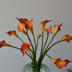 RK213 Lirios Calla de Tallo Largo al por Mayor, Flores Artificiales de EVA Blancas y Rosas con Tacto Real para Decoración del Hogar y Bodas - Product Image 4