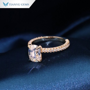 Anillo de Compromiso Tianyu Gems Personalizado en Oro Amarillo de 14K con Moissanita de Corte Europeo Antiguo y Engaste de Moissanita Redonda con Puntas, Estilo Clásico - Product Image 3