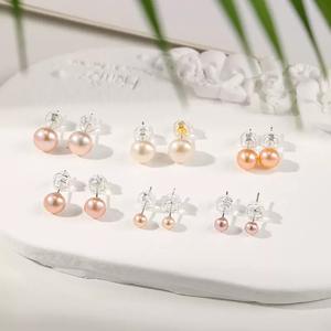 <span class=keywords><strong>Orecchini</strong></span> Semplici in Argento Sterling 925 con Charm, Perle d'Acqua Dolce Autentiche Grado 5A, Opzioni Multicolore, Regalo per Anniversario <span class=keywords><strong>di</strong></span> Matrimonio - Product Image 3