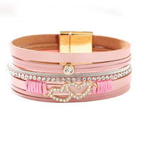 Bracelet en cuir multicouche pour femme avec breloque cœur en strass et fermoir magnétique, bracelet enveloppant, bijou tendance, cadeau, noir, rose, marron