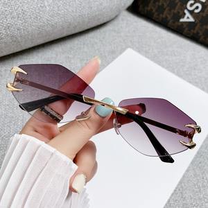 Gafas de Sol de Moda Recién Llegadas, Gafas de Sol Retro Europeas y Americanas, Gafas de Sol Personalizadas con Montura Metálica sin Aro para Mujer - Product Image 6