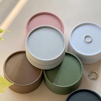 Boîte cadeau ronde pour bijoux, boîte en papier cylindrique avec couvercle, emballage pour bague, collier, boucles d'oreilles, logo personnalisé, vente en gros