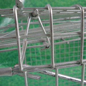 Facile mobilité et stockage maille robuste galvanisé pliable Piège <span class=keywords><strong>à</strong></span> animaux vivants pliant piège <span class=keywords><strong>à</strong></span> chien cage piège <span class=keywords><strong>à</strong></span> <span class=keywords><strong>loup</strong></span> - Product Image 3