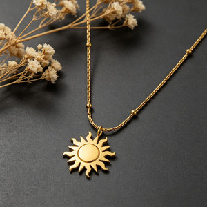 Collar de Joyería con Colgante de Sol en Acero Inoxidable 316L, Chapado en Oro de 18k, Resistente al Agua y al Deslustre, con Logotipo Personalizado para Mujer - Product Image 1