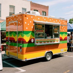 Restoran Ticari Catering Meyve Suyu Barı Kahve Yiyecek Römorku Atıştırmalık Yiyecek Hotdog Rust için Tam Donanımlı Mobil Mutfak Kamyonu - Product Image 1