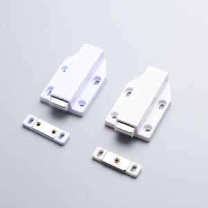 Cierre Magnético para Puerta Dawson Kunpeng, de Plástico y Hierro Galvanizado, con Montaje por Tornillos, para Armarios, Alacenas y Roperos, para Puertas Simples o Dobles - Product Image 2