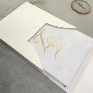 Invitación de Boda de Lujo Personalizada en Terciopelo Blanco, en Caja con Tarjetas con Detalles en Dorado, Faire Part De Mariage Deluxe para Celebración - Product Image 6