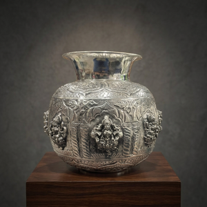 Lota en argent allemand artisanal gravé avec boîte en velours |   Kalash décoratif pour Pooja, idéal pour Diwali et les cadeaux de mariage - Product Image 2