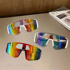 Lunettes de cyclisme polarisées intelligentes JW-1234 à verres toriques photochromiques en PC pour hommes et femmes - Anti-vent et protection UV pour l'extérieur - Product Image 4