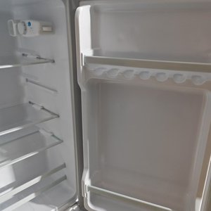 Réfrigérateur-congélateur multifonctionnel 132L pour usage domestique et commercial, adapté aux foyers à 3 portes - Product Image 2