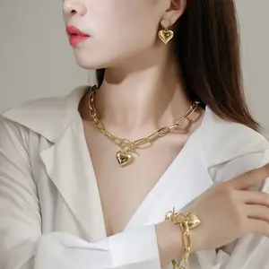 Individuelle Mode feiner Schmuck hochglanz poliert Herz-Halsband Ohrringe Armband-Sets vergoldet Schmuck Hochzeit-Sets für Damen