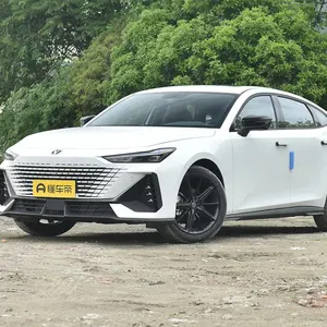 2023 changan uni-v Sedan 1.5t xe mới với cửa sổ trời toàn cảnh tay lái bên trái và ghế da có sẵn thông qua thương mại tự động