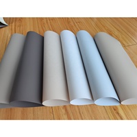 Maßgefertigte 200 Mikron Einfarbige PVC-Möbelfolien Modernes Design Rolle Dekorative Wasserdichte Soft-Touch-Folie für Innenräume Fenster Türen