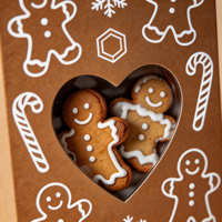 Boîte de biscuits en forme d'homme en pain d'épices de Noël |   Emballage de boulangerie en papier kraft avec fenêtre en forme de cœur |   Boîte cadeau personnalisable pour les fêtes