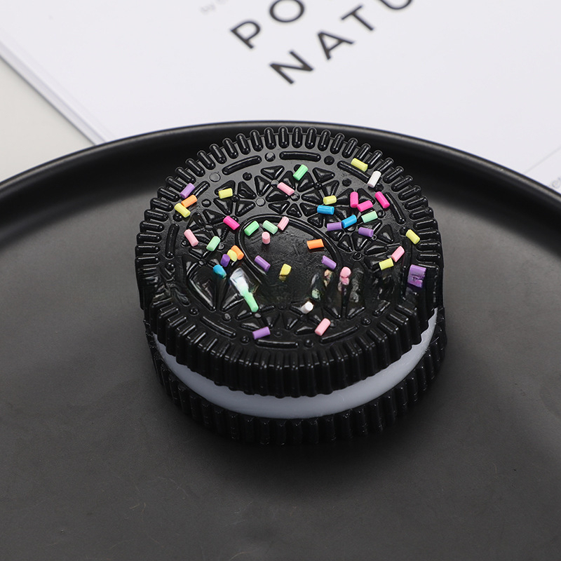 Oreo colorido [granos de azúcar negros]