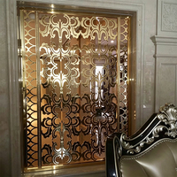 Paravent décoratif sur mesure en métal doré, motif floral ajouré, pour manoir de luxe