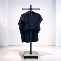 Portant à vêtements de vente au détail, structure métallique noire, base en bois, barre de suspension avec roulettes, autoportant, CE ETL, vente en gros