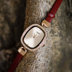 Nouvelle montre ovale rétro, montre-bracelet élégante et artistique pour femmes - Product Image 6