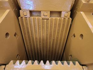 Jaw Crusher <b>Machine</b> with 22kw AC Motor & Bearing High Capacity 2-7t/h Mining Use Large Sales Volume - Product Image 5