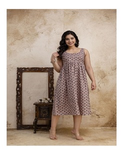 Kurti tendance rose poudré brodé de sequins pour femme, sans manches, col rond, tenue ethnique élégante pour collection décontractée de fêtes d'été - Product Image 3