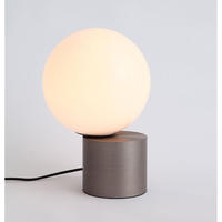 Lampe de table à haute luminosité sans éblouissement, personnalisable en matière, forme et design, pour des fins d'éclairage décoratif