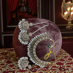 Conjunto de pendientes y collar de joyería chapados en oro de moda Proveedor indio para ocasiones especiales como fiestas bodas - Product Image 2