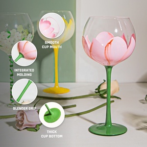 Verres à vin rouge fantaisie à motif floral peint à la main, gobelets à vin de pommade colorés à pied - Product Image 3