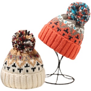 Vente en gros de nouveaux chapeaux pour femmes de haute qualité pompons chapeau d'hiver élégant <span class=keywords><strong>bonnet</strong></span> pour femmes personnalisé Jacquard chaud épais <span class=keywords><strong>bonnet</strong></span> tricoté - Product Image 5