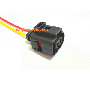 ปลั๊กไฟหน้ารถโฟล์คสวาเกน 1J0973722 แบบ 2 สาย สำหรับเจตต้า กอล์ฟ GTI MK4 - Product Image 1