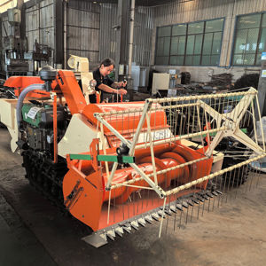 Máquina Cosechadora de Granos Motorizada de Alta Productividad y Durabilidad, Trilladora de Arroz y Soja, Cosechadora Combinada, Potencia de 16.4kw - Product Image 1