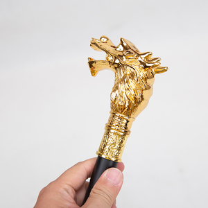 Canne en forme de tête de dragon dorée, texture de crinière entièrement détaillée, design sculpté audacieux à bouche ouverte, vente en gros - Product Image 4