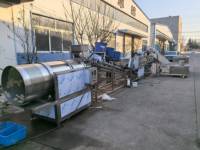 Friteuse à gaz électrique automatique pour mélanger et décharger les pois de cacahuètes Friteuse à frites et chips de pommes de terre