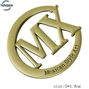 Emblemas de etiquetas de letras de metal de aleación de fundición a presión con logotipo de bolsos de diseño personalizado para maleta - Product Image 2