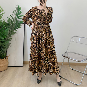 เดรสลายเสือดาวทอผ้าทรงเอไลน์ ความยาวปานกลาง สำหรับผู้หญิง คอลเลคชั่นฤดูใบไม้ผลิ 2025 ดีไซน์จีบระบายสไตล์มิยาเกะ เอวธรรมชาติ ลุคสบายๆ - Product Image 2