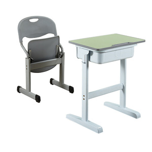 Conjunto de escritorio y silla para estudiantes Qi Sai, con superficie de madera, estructura metálica y altura ajustable, para uso en escuelas secundarias. - Product Image 2