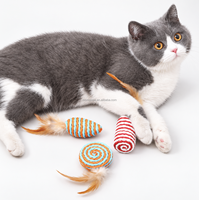 MoMoPaw Meilleur cadeau pour chat, vente chaude, coffret cadeau amusant de 7 pièces, jouets interactifs pour chat en bois, plumes, clochettes, souris