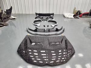 Kit carrosserie large style 1016 pour Lamborghini Urus, kit carrosserie en fibre de carbone avec lèvre avant, diffuseur, spoiler, capot, état neuf - Product Image 6