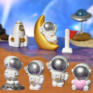Resin Mini Space <b>Astronaut</b> Figurine Miniatures for Aviation Landscape Decorations Tiny Spaceman Charm Ornaments DIY Accessories - Product Image 1