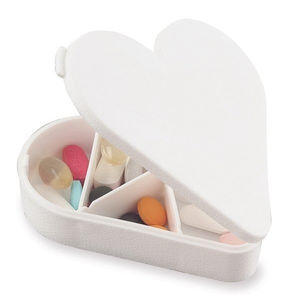 Elegante estuche de almacenamiento de pastillas en forma de corazón de plástico PP multiespaciado conveniente práctico organizador de logotipo personalizable fábrica - Product Image 1