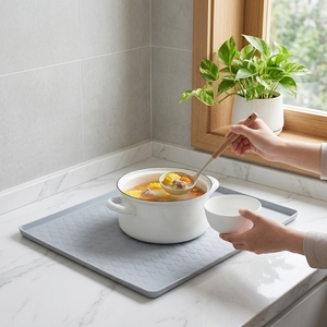 Tappetino Antiscivolo Impermeabile per Lavello, Rivestimento per Armadietti, Protezione per Cucina e Bagno, Organizzatore Flessibile in Silicone - Product Image 6