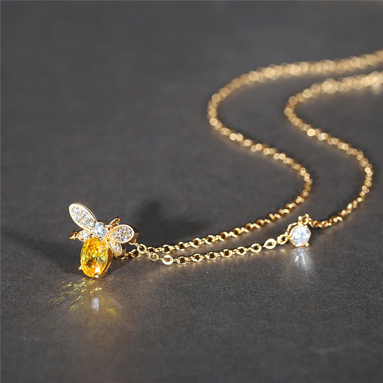 Trendz Enfants Pendentif Collier Abeille Dorée Pull Conçu Pour Les Garçons Et Les Filles