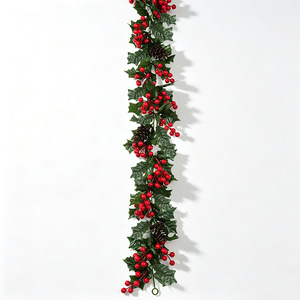 Guirnaldas Navideñas con Bayas Rojas y Piñas para Decoración de Chimeneas del Hogar - Product Image 3
