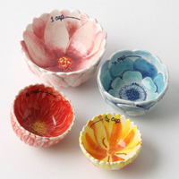 Ensemble de tasses à mesurer en céramique en forme de fleur peintes à la main et colorées