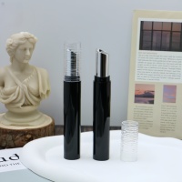 Tube de rouge à lèvres vide Yuecai Slim, noir mat, avec capuchon côtelé transparent et embout chromé incliné, pour baume à lèvres, contenant cosmétique, vente en gros