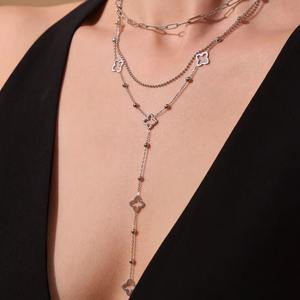 Vierbladige Bloem Kleine Stalen Bal Kwastje Dubbellaags Sleutelbeen Ketting 18K Verguld Roestvrij Staal - Product Image 1