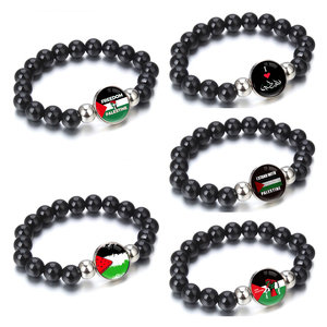 Braccialetto Elastico con Perline di Vetro 'Palestine Lives Matter', Gioiello con Perline di Vetro e Pietra, Bracciale con Perline della Palestina - Product Image 1