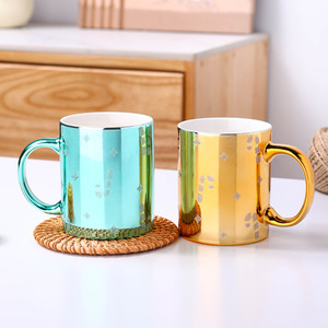 Taza de cerámica navideña de 350 ml con diseño de dibujos animados serigrafiado para regalos - Product Image 2