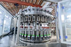 Completo Automático Csd Refrigerantes Carbonatados Bebidas Energéticas Refrigerante Bebida Água Pet <span class=keywords><strong>Bottle</strong></span> Filling Plant Linha De Produção - Product Image 6